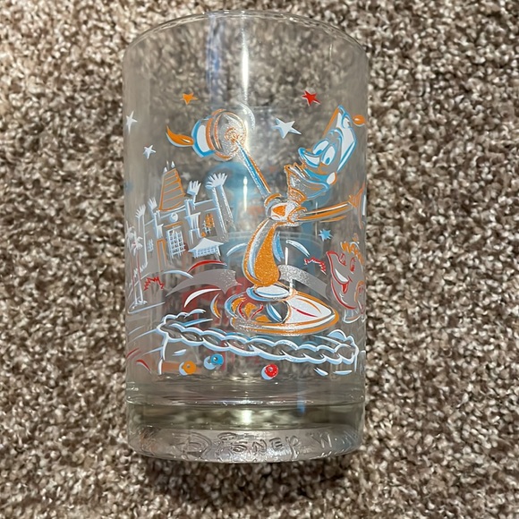 Disney World 25th Anniversary McDonalds cups - Picture 6 of 8